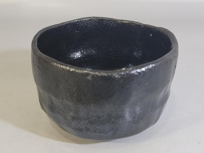 Shoraku Black Raku Matcha Bowl — Granular Texture, Irregular Rim, Kyoto, Signed Wood Box