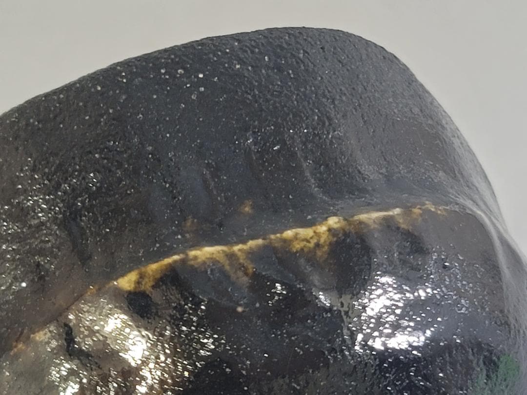 Shoraku Black Raku Matcha Bowl — Granular Texture, Irregular Rim, Kyoto, Signed Wood Box