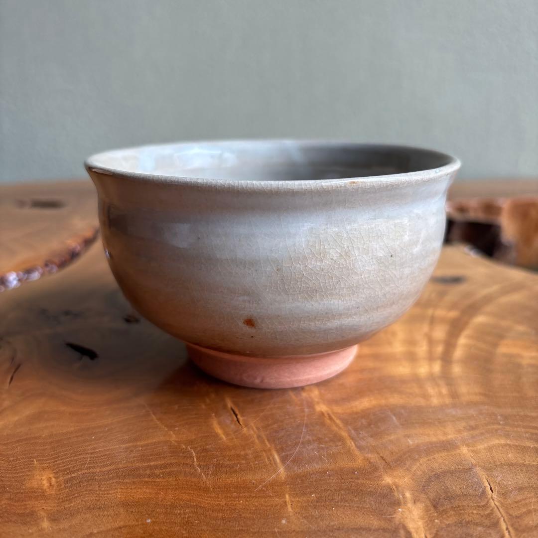 Feldspar Glaze Matcha Bowl with Hi-Iro Fire Blush — Tsutsu-gata Chawan by Sakata Tanpū, Shafū Kiln