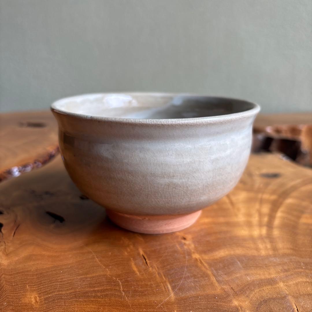 Feldspar Glaze Matcha Bowl with Hi-Iro Fire Blush — Tsutsu-gata Chawan by Sakata Tanpū, Shafū Kiln