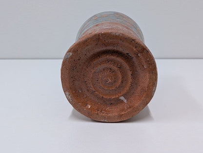 Totoya-de Sake Cup by Nawa Hosho — Karatsu-Style Iron Clay with Mottled Gray Glaze, Signed Box