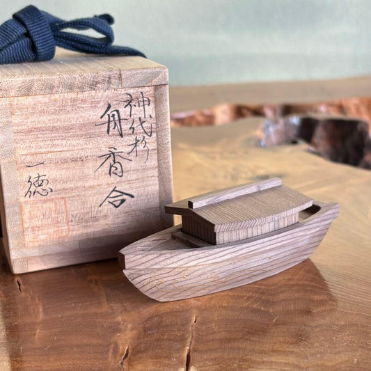 Komatsu Kazunori Fune Kogo — Jindai-Sugi Cedar Boat Incense Box, Gold Makie