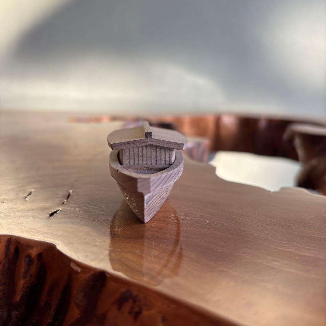 Komatsu Kazunori Fune Kogo — Jindai-Sugi Cedar Boat Incense Box, Gold Makie