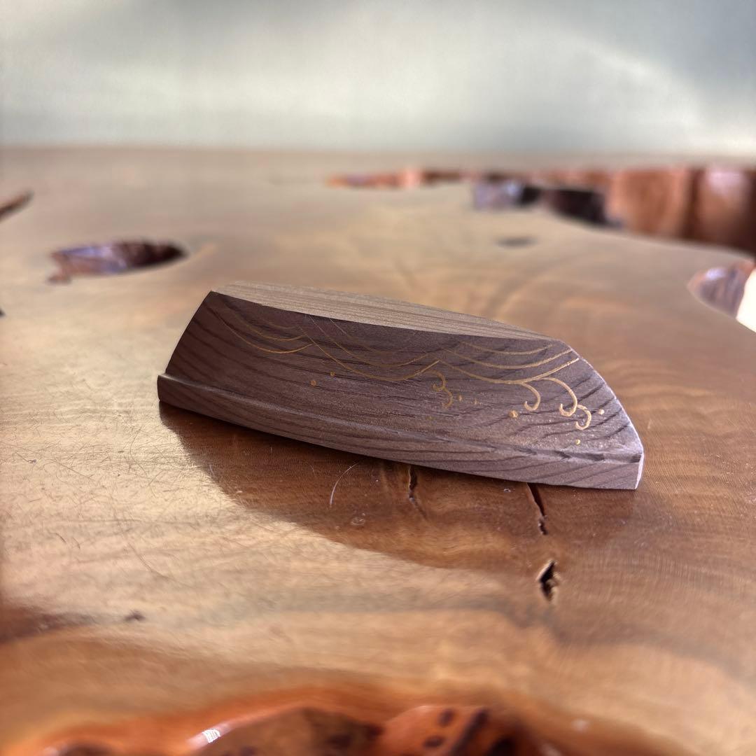 Komatsu Kazunori Fune Kogo — Jindai-Sugi Cedar Boat Incense Box, Gold Makie