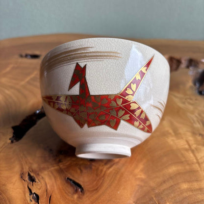 Crane Painting Chawan, Kyo-yaki Overglaze Enamel Tea Bowl with Red and Gold Tsuru Motif on White Crackle Glaze