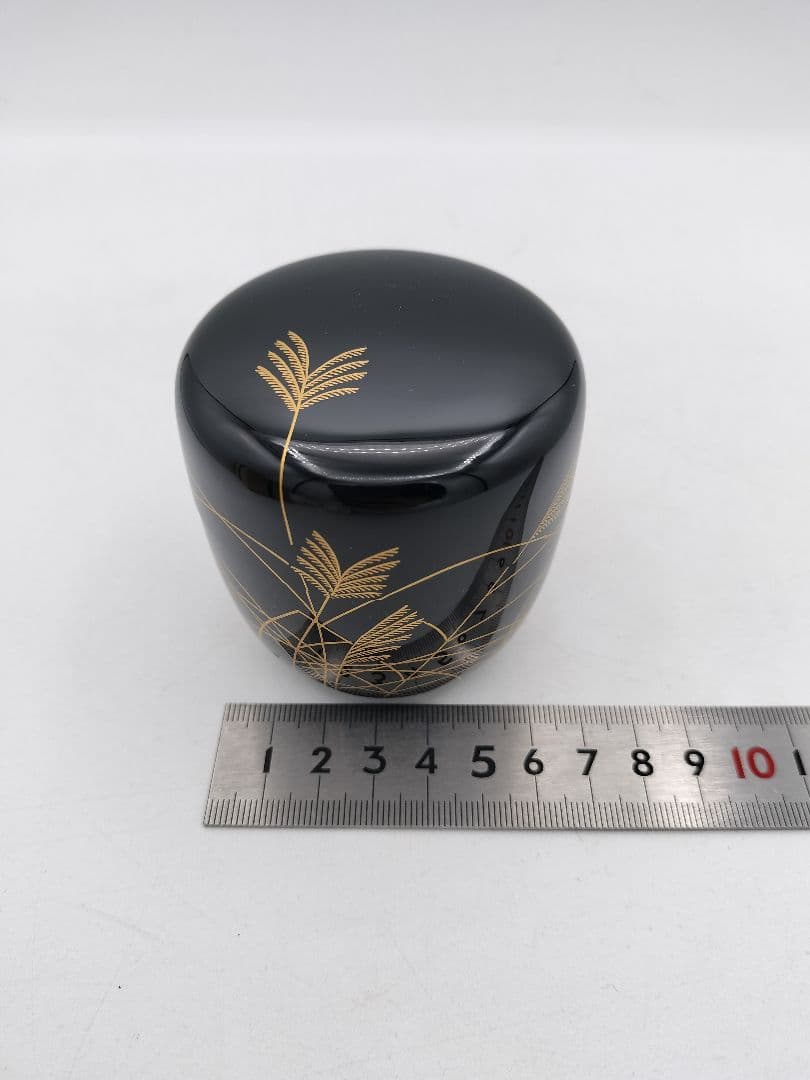 Nabetani Fusagai Black Lacquer Chu-Natsume — Obana Pampas Grass Gold Maki-e Tea Caddy