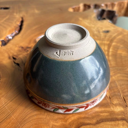 Jin-gama Tea Bowl — Dark Glaze with Aka-e Red Flower Band — Two-Layer Aesthetic — Signed Box