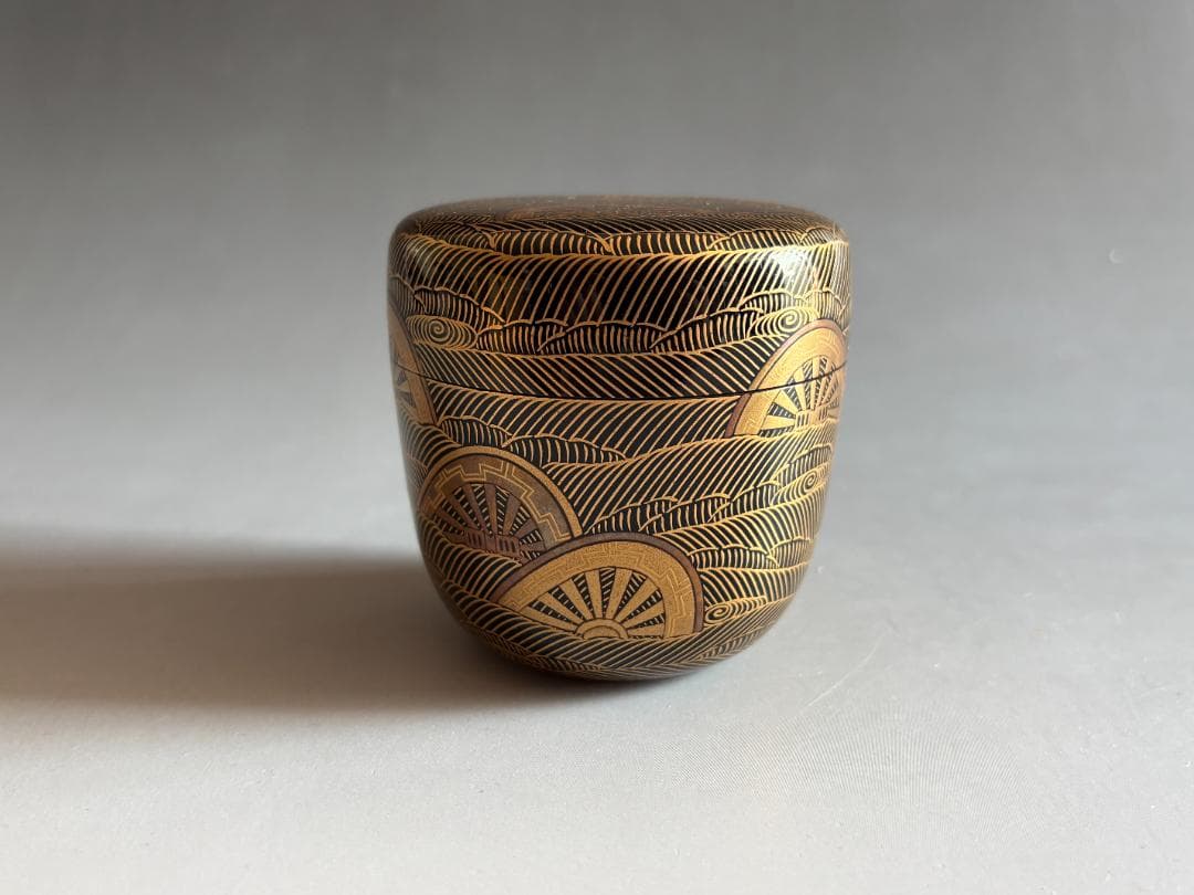 Omotesenke Jingyusai Inscription Nami-Guruma Maki-e O-Natsume | Shitsusendo Tea Caddy
