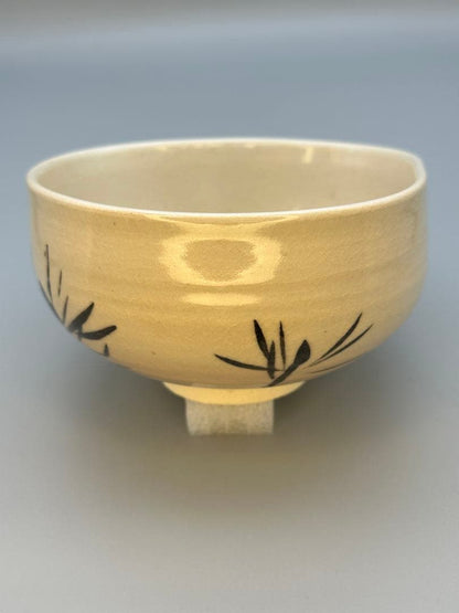 Takahashi Dohachi Kyo Ware Matcha Bowl — Sumi-e Young Pine on Warm White Glaze, Signed Tomobako