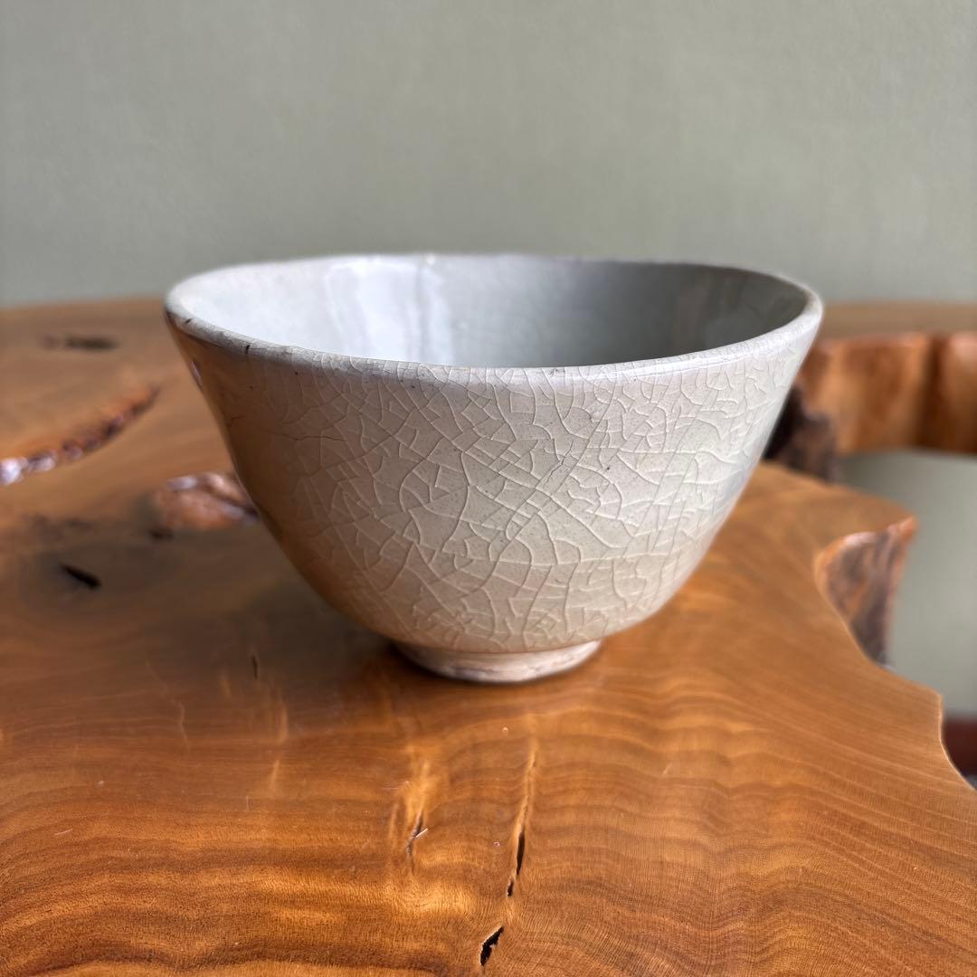 Kohiki Chawan by Onaga Shunji — White Slip Crackle Glaze Matcha Tea Bowl, Signed Box