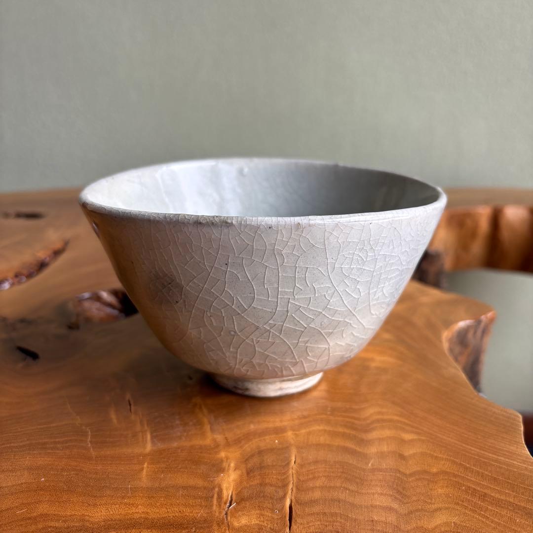 Kohiki Chawan by Onaga Shunji — White Slip Crackle Glaze Matcha Tea Bowl, Signed Box