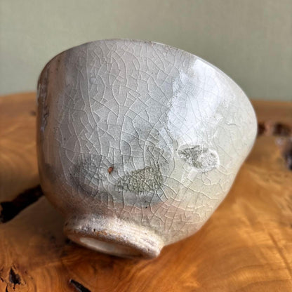 Kohiki Chawan by Onaga Shunji — White Slip Crackle Glaze Matcha Tea Bowl, Signed Box