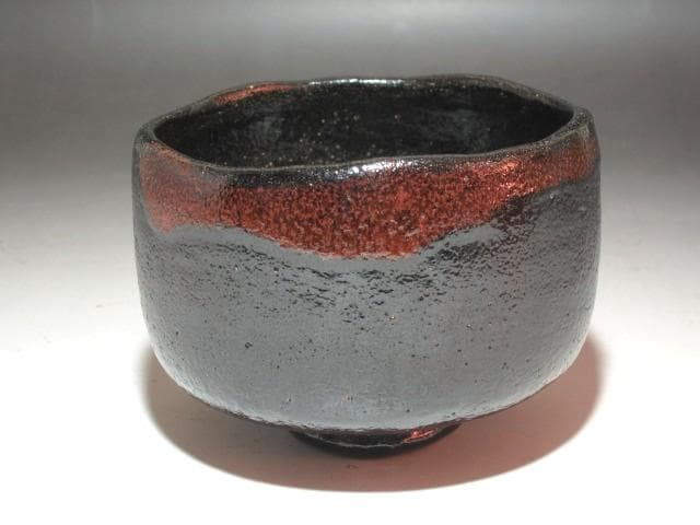 Kuro Raku Chawan 'Kokon' by Raku Seinyu XIII, Inscribed by Urasenke Hounsai - Kyoto Black Raku Tea Bowl with Tomobako