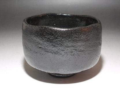 Kuro Raku Chawan 'Kokon' by Raku Seinyu XIII, Inscribed by Urasenke Hounsai - Kyoto Black Raku Tea Bowl with Tomobako