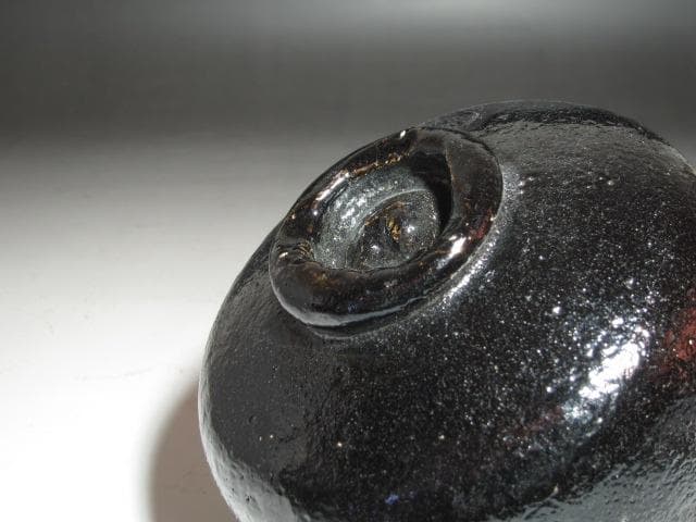 Kuro Raku Chawan 'Kokon' by Raku Seinyu XIII, Inscribed by Urasenke Hounsai - Kyoto Black Raku Tea Bowl with Tomobako