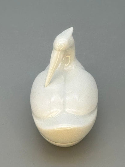 13th Kakiemon (Living National Treasure) White Porcelain Heron Kogo Incense Container