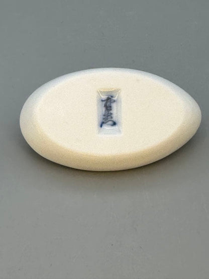 13th Kakiemon (Living National Treasure) White Porcelain Heron Kogo Incense Container
