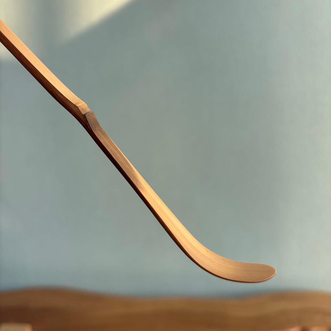 Tea Scoop "Koiwamatsu" by Former Daitoku-ji Abbot — Bamboo Tube, Wooden Box | 茶杓 銘 古岩松 前大徳