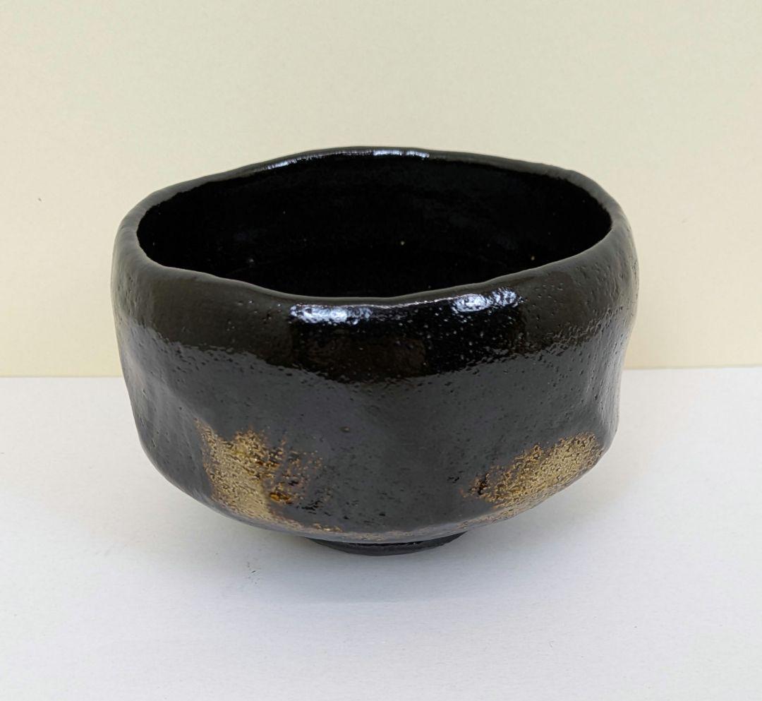 Bizen Ware Matcha Chawan Tea Bowl by Shibaoka Nobuyoshi with Hidasuki Scarlet Marks and Signed Tomobako Wooden Box