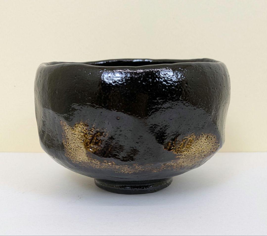 Bizen Ware Matcha Chawan Tea Bowl by Shibaoka Nobuyoshi with Hidasuki Scarlet Marks and Signed Tomobako Wooden Box