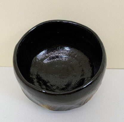 Bizen Ware Matcha Chawan Tea Bowl by Shibaoka Nobuyoshi with Hidasuki Scarlet Marks and Signed Tomobako Wooden Box