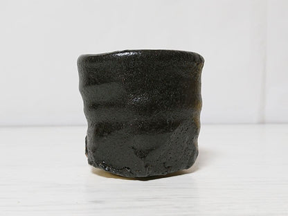 Kojima Shinsuke Hikidashiguro Sake Cup — Hand-Formed Pulled Black, Exposed Clay, Signed Box