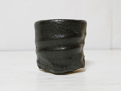 Kojima Shinsuke Hikidashiguro Sake Cup — Hand-Formed Pulled Black, Exposed Clay, Signed Box
