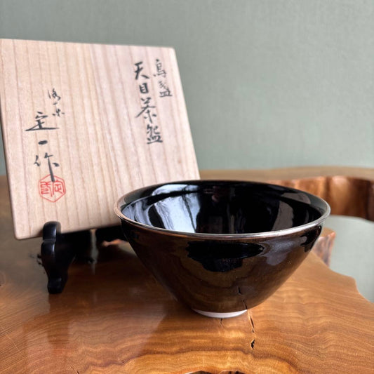 Tenmoku Tea Bowl by Okitani Teiichi — Mirror Black Glaze, Silver Rim, Tomobako