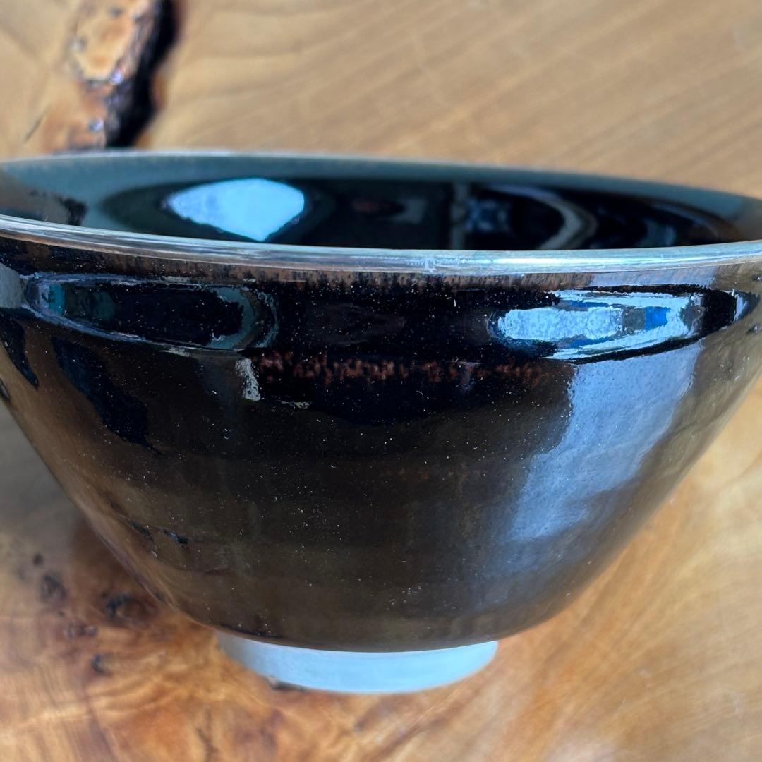 Tenmoku Tea Bowl by Okitani Teiichi — Mirror Black Glaze, Silver Rim, Tomobako