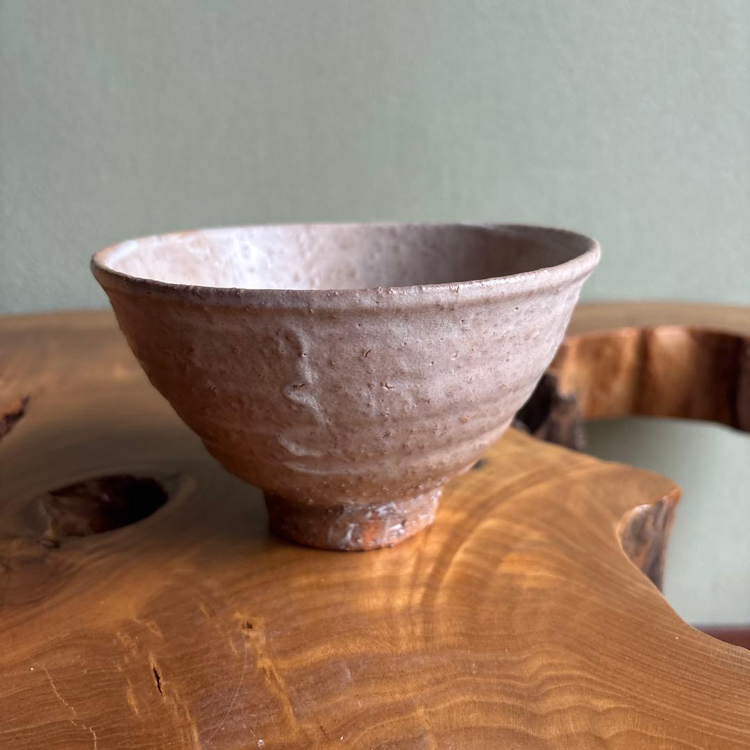 Hagi Ware Matcha Bowl by Harada Ryuho — Shiro-Hagi Nadare Glaze, Signed Wooden Box