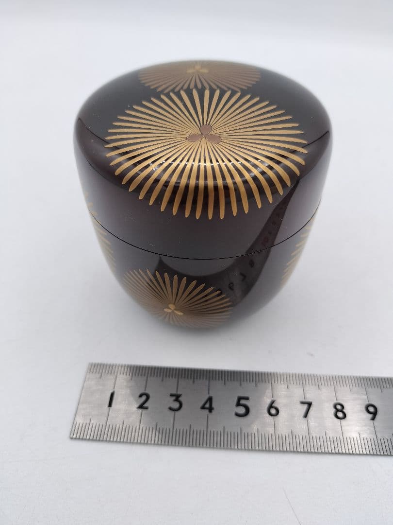 Gold Chrysanthemum Maki-e O-Natsume | Kawakamie Koho Tame-Nuri Tea Caddy
