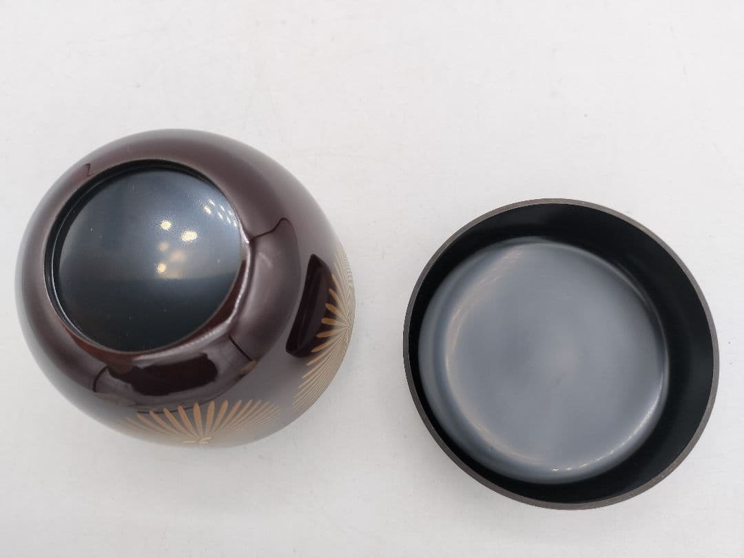 Gold Chrysanthemum Maki-e O-Natsume | Kawakamie Koho Tame-Nuri Tea Caddy
