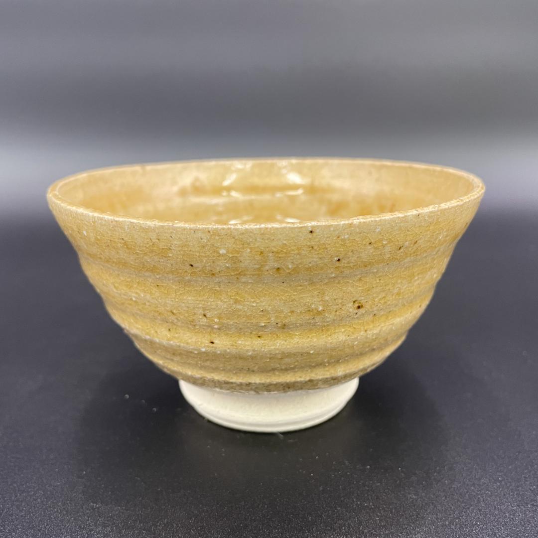 Aoki Kunihiro Irabo Chawan — Olive Sand Glaze Tea Bowl with Throwing Ridges w/ Tomobako