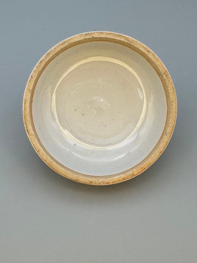 Miura Chikusen Gosu-Akae Kogo — Red Enamel Bird and Fruit Incense Container, Tomobako