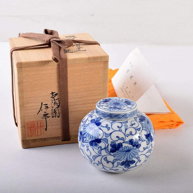 Sometsuke Blue White Tea Jar by Ito Ihei - Chrysanthemum Arabesque Porcelain