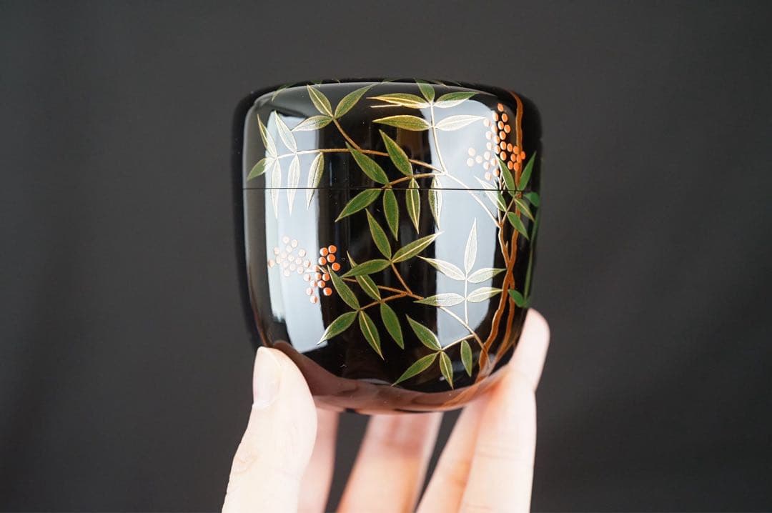 Nanten Maki-e Large Natsume Tea Caddy by Hosokawa Shiko — Silver Interior, Signed Box