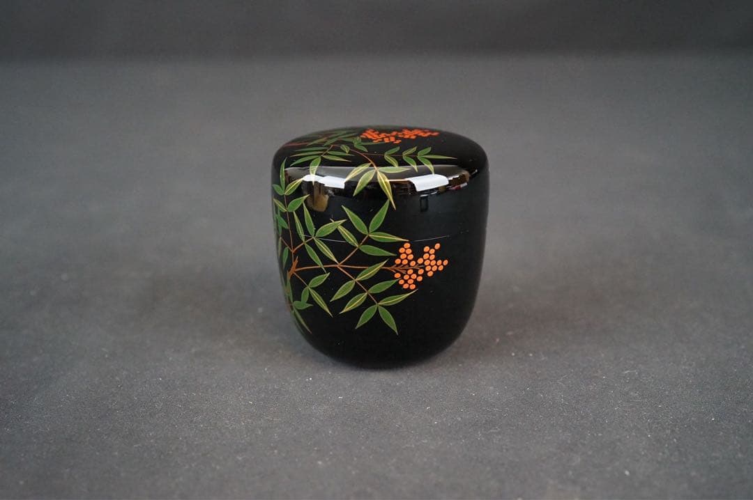 Nanten Maki-e Large Natsume Tea Caddy by Hosokawa Shiko — Silver Interior, Signed Box