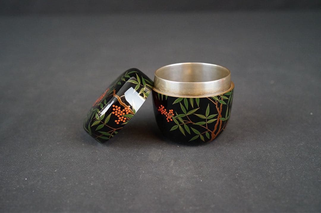 Nanten Maki-e Large Natsume Tea Caddy by Hosokawa Shiko — Silver Interior, Signed Box
