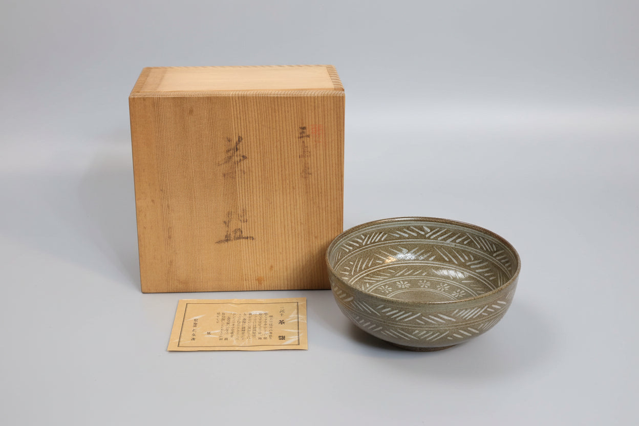 Mishima Inlay Tea Bowl by Tachikichi - Korean Style Chawan with Flower Pattern