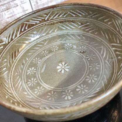 Mishima Inlay Tea Bowl by Tachikichi - Korean Style Chawan with Flower Pattern