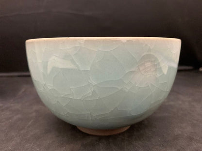 Nabeshima Celadon Ogasawara Nagaharu Ice Crack Chawan Arita Tea Bowl