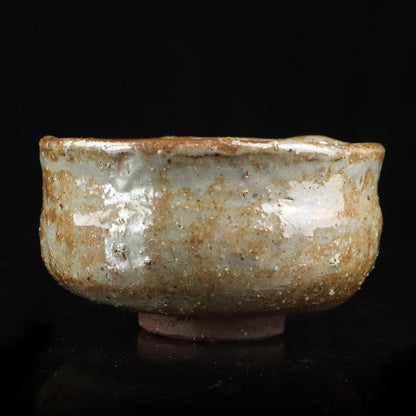 Shino Style Tea Bowl with Ash Glaze - Japanese Matcha Chawan with Ceramic Seal