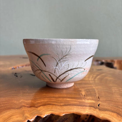 Moon-Viewing Rabbit Chawan by Nakamura Yohei — Kyo-yaki Tea Bowl with Gold Tsukimi Scene