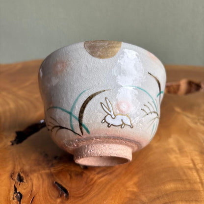 Moon-Viewing Rabbit Chawan by Nakamura Yohei — Kyo-yaki Tea Bowl with Gold Tsukimi Scene