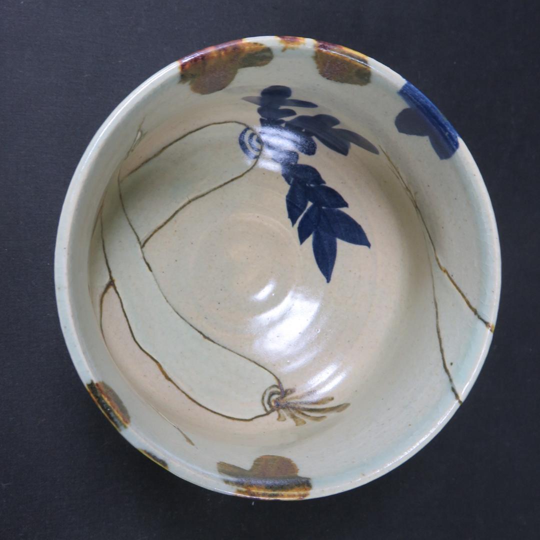 Yosaburo Kenzan-Style Chawan, Daikon Radish Motif, Signed Box