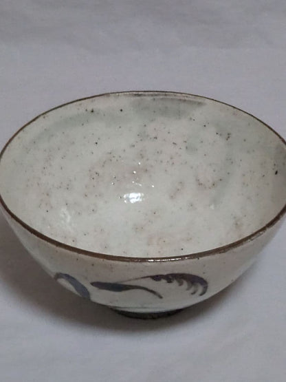 Kusumura Ware Kohiki Tetsu-e Chawan — Yanagira Katsushige, Izumo, Abstract Iron Motif, Tomobako