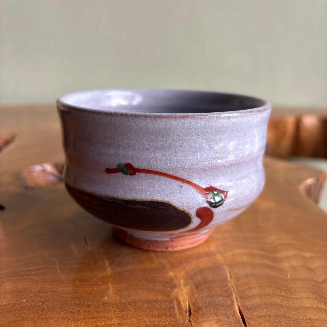 Lavender Grey Chawan with Iron Painting — Fujimoto Meisei, Shinshōji Tōshin Kiln
