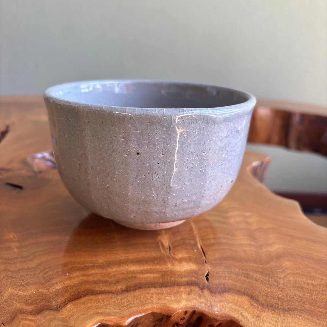 Rakuzan Kiln Iro-e Rooster Matcha Bowl - Japanese Crackle Glaze Chawan
