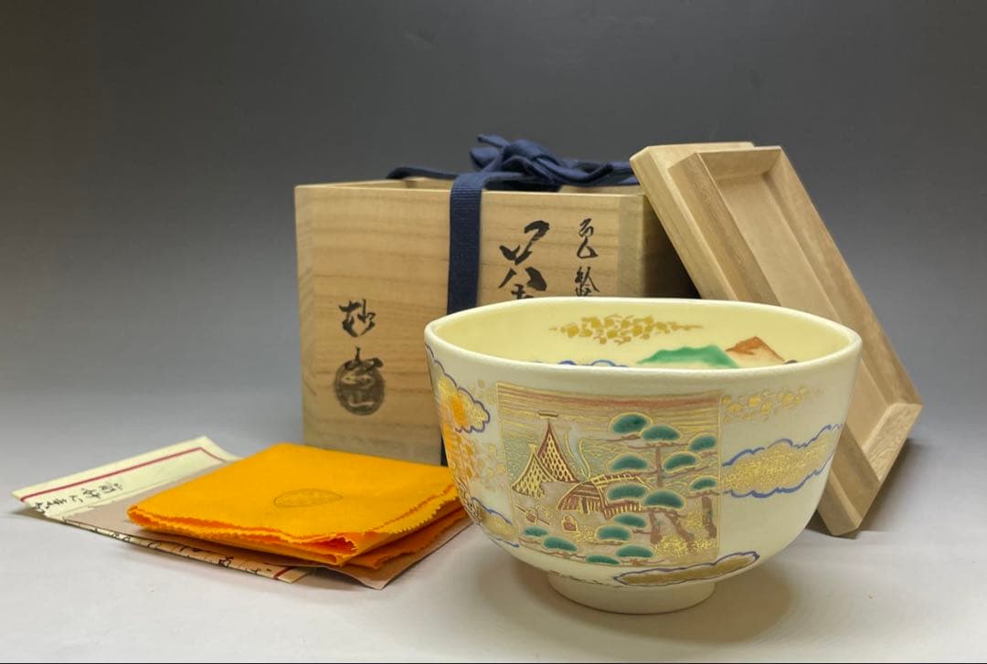 Iro-e Suma Akashi Chawan by Wada Myozan | Kyo-yaki Overglaze Landscape Tea Bowl