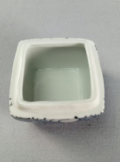 Shoami Rabbit Zodiac Hexagonal Kogo Blue White Sometsuke Incense Container